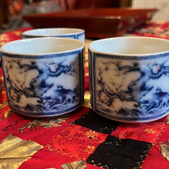 VINTAGE BLUE WHITE PINK CHERRY TREE BLOSSOM CHINESE TEAPOT WITH BRASS HANDLE set - Picture 6 of 12